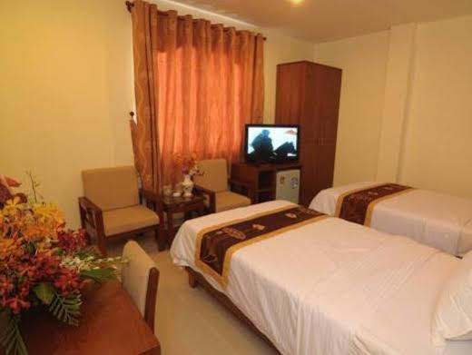 Reddoorz Ruby Star Hotel Truong Dinh Хошимін Екстер'єр фото